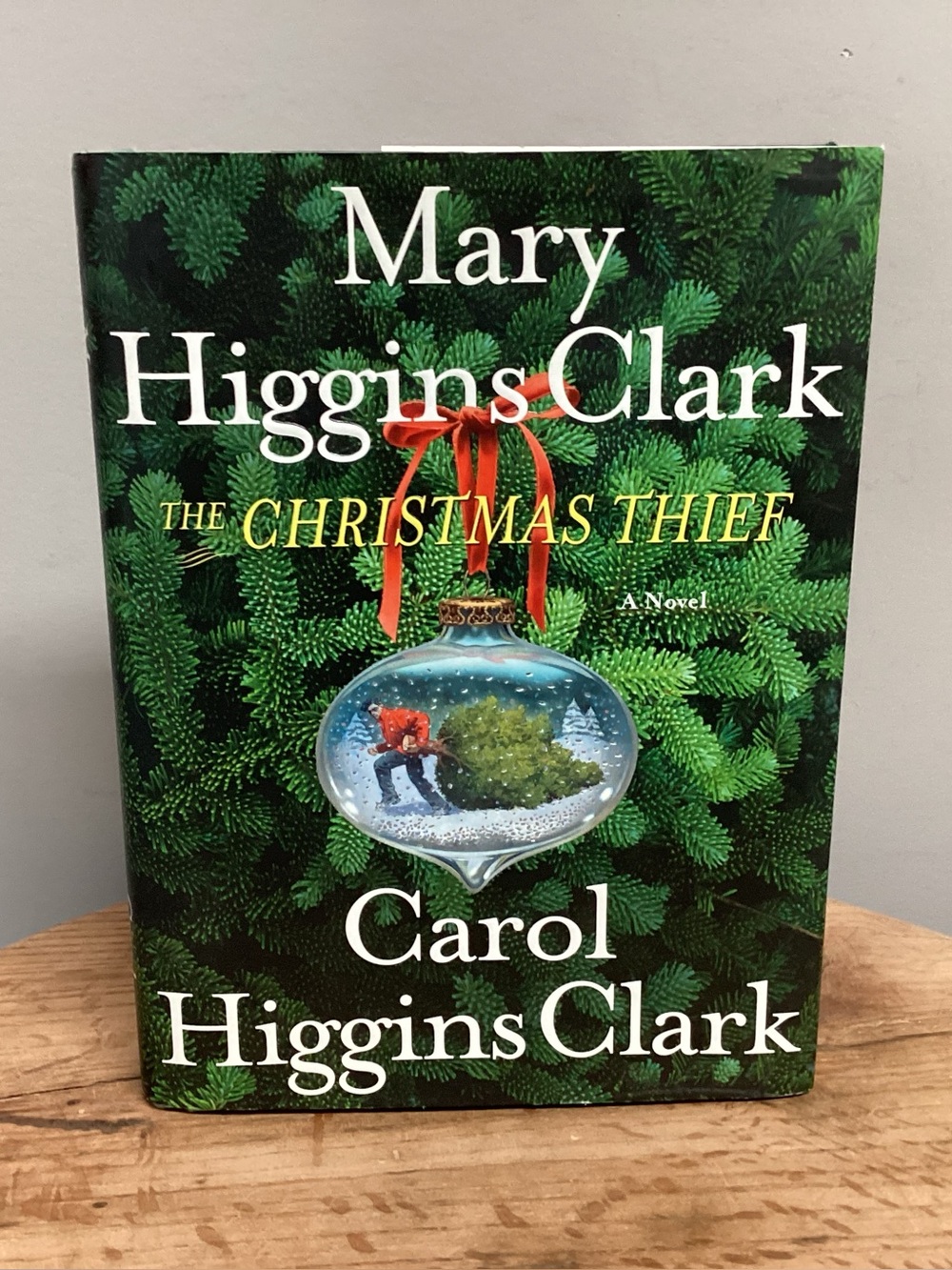 ๐ข 2/$10 - The Christmas Thief - Mary Higgins Clark & Carol Higgins Clark - Fun